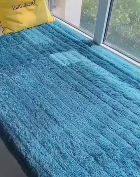 FOLDABLE LAPTOP TABLE